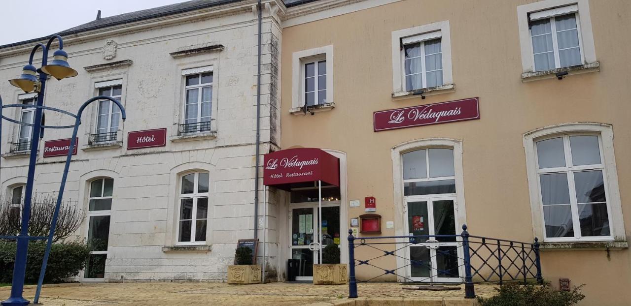 Logis Hotel Restaurant Le Vedaquais Vaas Exterior photo
